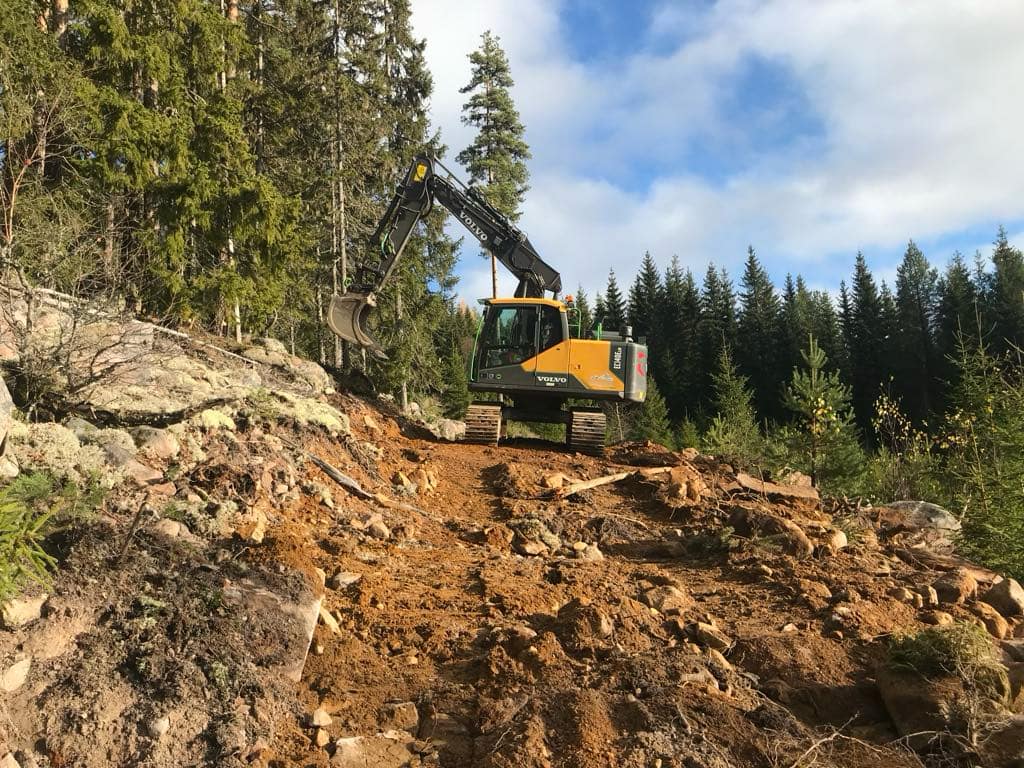 Nytt nett­kurs: Gravemaskin i&nbsp;skog