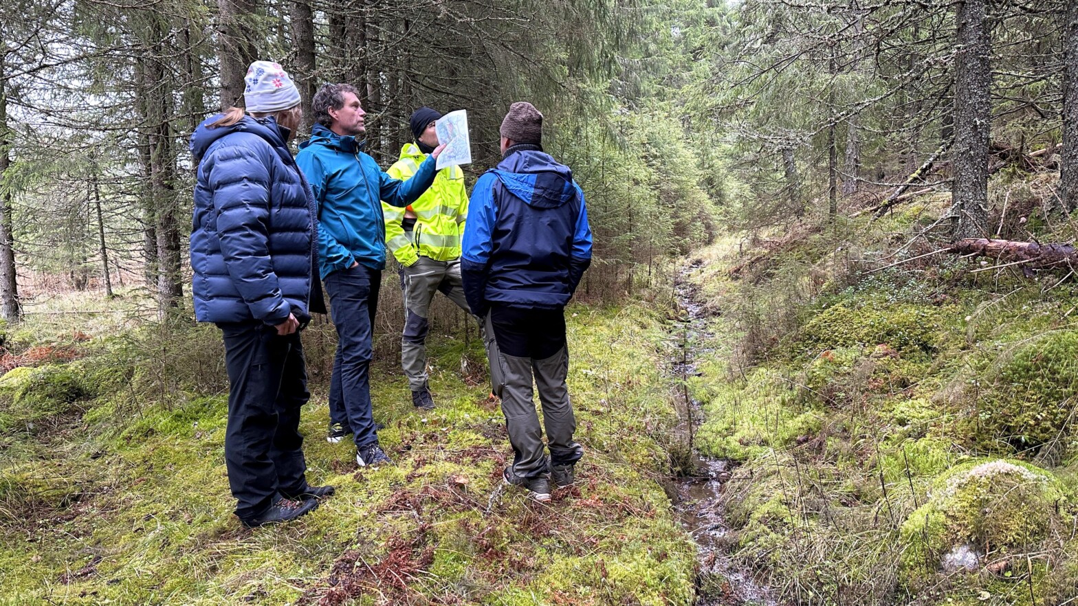 Hvordan skal nyut­dan­nede møte skog­næ­ringen med sin nye kunnskap?